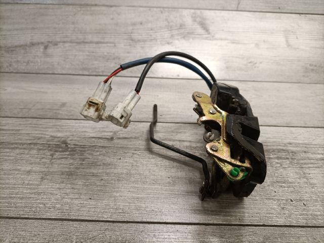 bontott SUZUKI SWIFT II Bal első Ajtózár