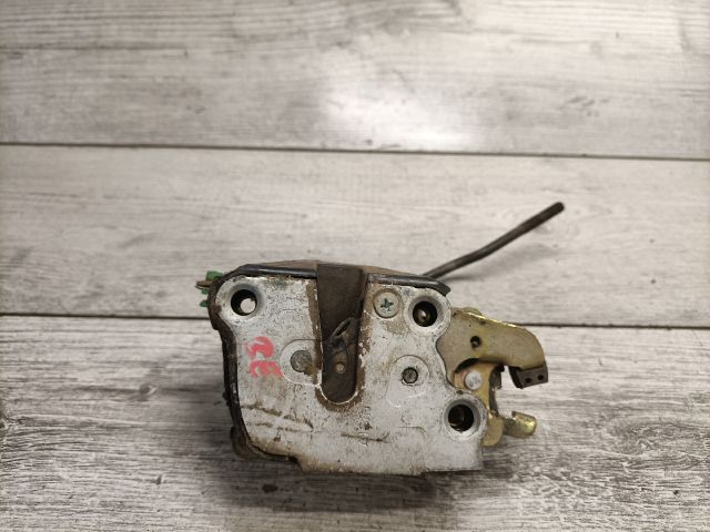 bontott SUZUKI SWIFT II Bal első Ajtózár