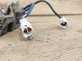 bontott SUZUKI SWIFT II Bal első Ajtózár