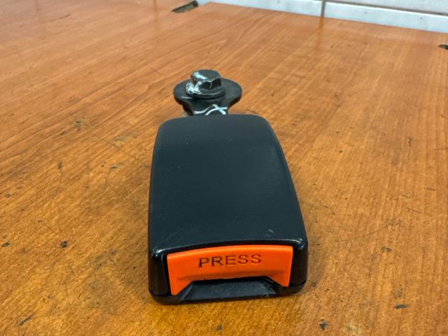 bontott SUZUKI SWIFT II Bal első Biztonsági Öv Csat