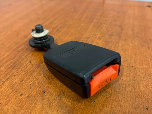 bontott SUZUKI SWIFT II Bal első Biztonsági Öv Csat