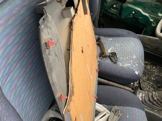 bontott SUZUKI SWIFT II Bal első Biztonsági Öv