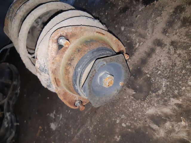 bontott SUZUKI SWIFT II Bal első Lengéscsillapító