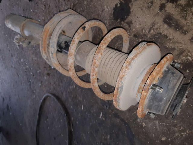 bontott SUZUKI SWIFT II Bal első Lengéscsillapító