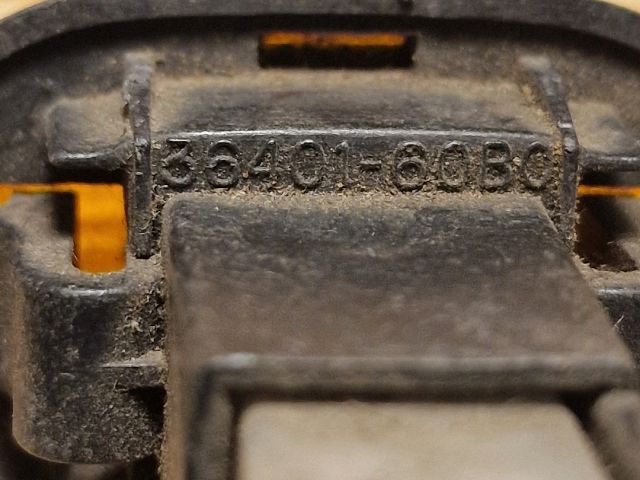 bontott SUZUKI SWIFT II Bal első Sárvédő Irányjelző