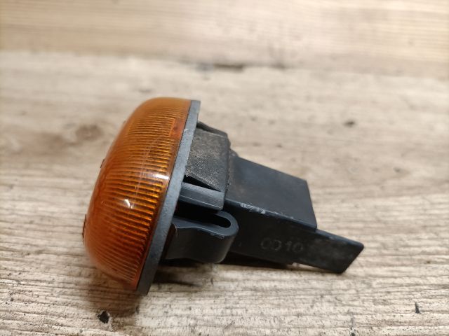 bontott SUZUKI SWIFT II Bal első Sárvédő Irányjelző