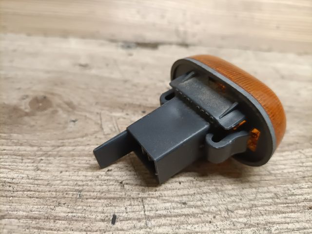 bontott SUZUKI SWIFT II Bal első Sárvédő Irányjelző