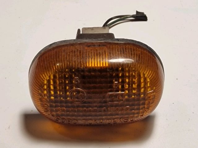 bontott SUZUKI SWIFT II Bal első Sárvédő Irányjelző