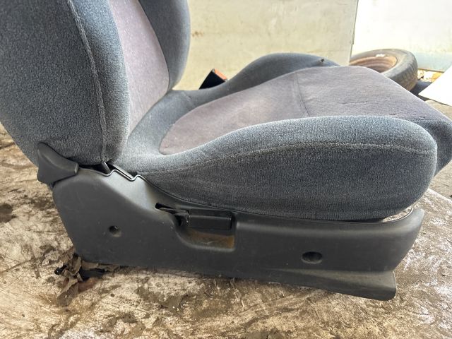 bontott SUZUKI SWIFT II Bal első Ülés