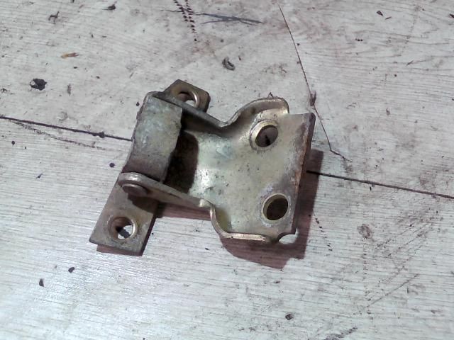 bontott SUZUKI SWIFT II Bal első Zsanér