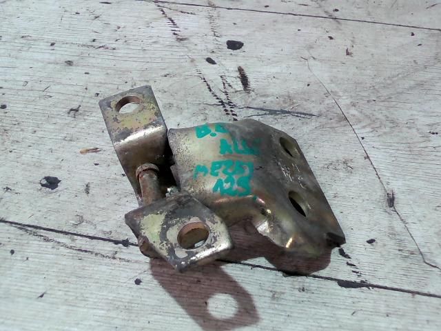 bontott SUZUKI SWIFT II Bal első Zsanér