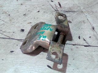 bontott SUZUKI SWIFT II Bal első Zsanér