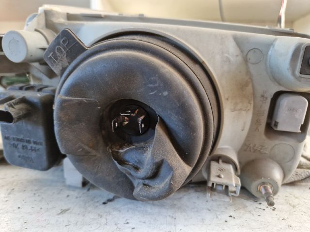 bontott SUZUKI SWIFT II Bal Fényszóró