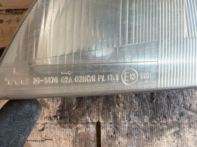 bontott SUZUKI SWIFT II Bal Fényszóró