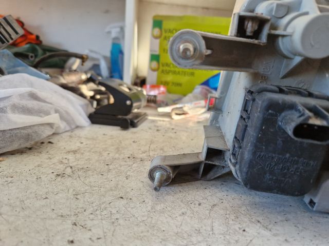 bontott SUZUKI SWIFT II Bal Fényszóró