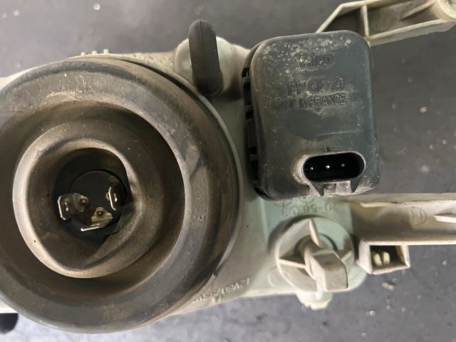 bontott SUZUKI SWIFT II Bal Fényszóró