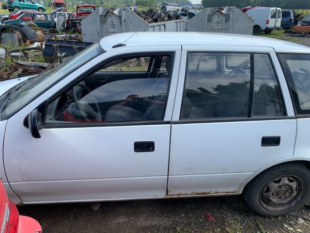 bontott SUZUKI SWIFT II Bal Fényszóró