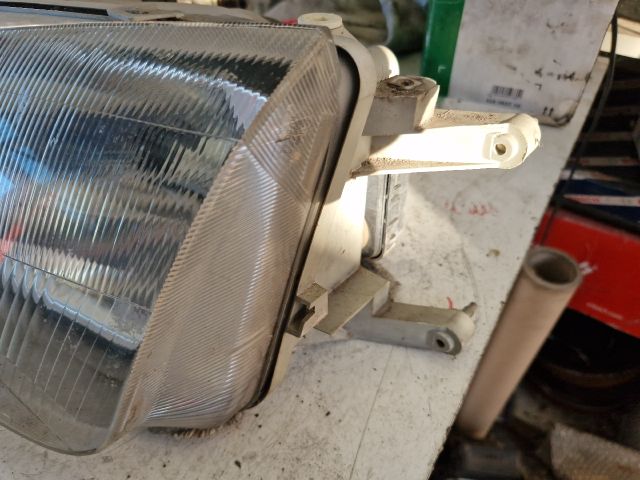 bontott SUZUKI SWIFT II Bal Fényszóró