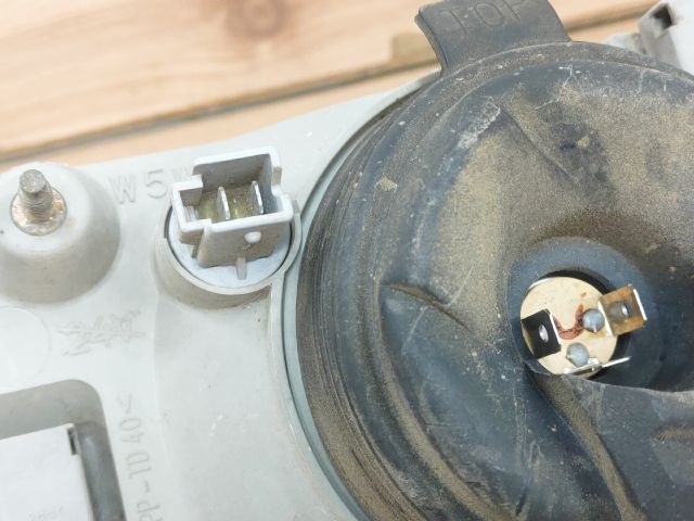 bontott SUZUKI SWIFT II Bal Fényszóró