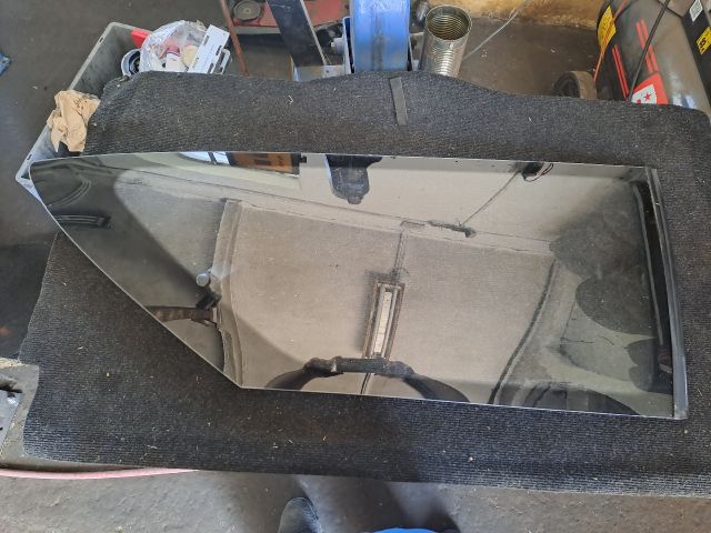 bontott SUZUKI SWIFT II Bal hátsó Ablak