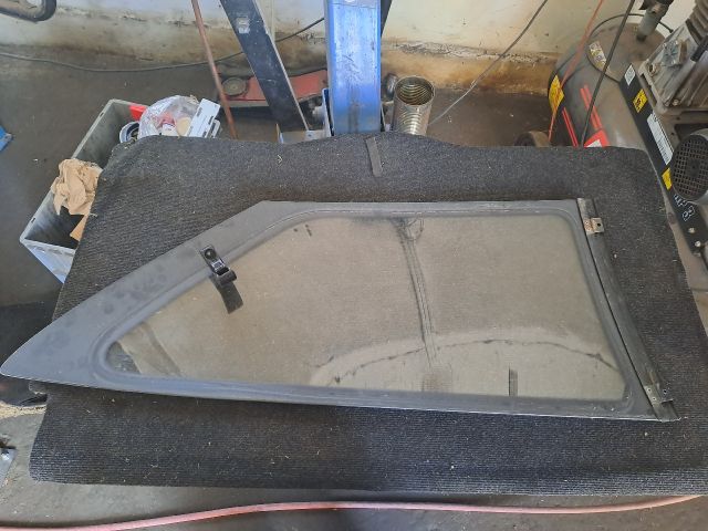 bontott SUZUKI SWIFT II Bal hátsó Ablak