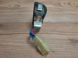 bontott SUZUKI SWIFT II Bal hátsó Ablakemelő Kapcsoló