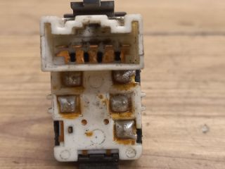 bontott SUZUKI SWIFT II Bal hátsó Ablakemelő Kapcsoló