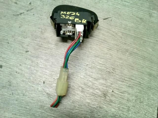 bontott SUZUKI SWIFT II Bal hátsó Ablakemelő Kapcsoló