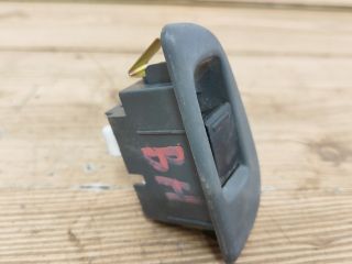 bontott SUZUKI SWIFT II Bal hátsó Ablakemelő Kapcsoló