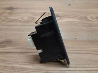 bontott SUZUKI SWIFT II Bal hátsó Ablakemelő Kapcsoló