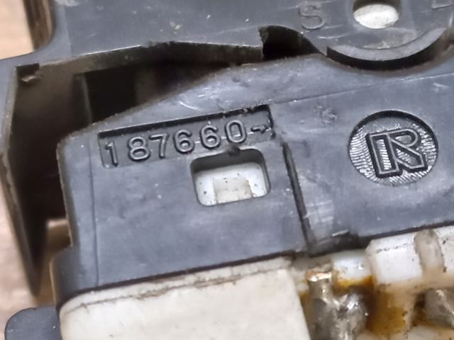 bontott SUZUKI SWIFT II Bal hátsó Ablakemelő Kapcsoló