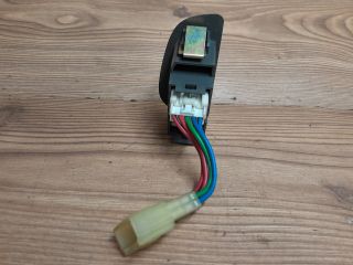 bontott SUZUKI SWIFT II Bal hátsó Ablakemelő Kapcsoló