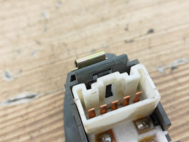 bontott SUZUKI SWIFT II Bal hátsó Ablakemelő Kapcsoló