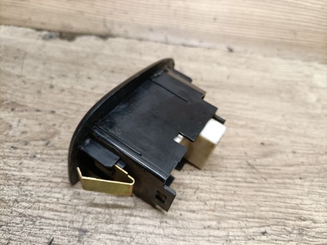 bontott SUZUKI SWIFT II Bal hátsó Ablakemelő Kapcsoló