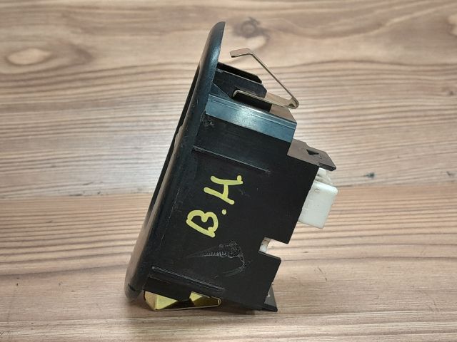 bontott SUZUKI SWIFT II Bal hátsó Ablakemelő Kapcsoló