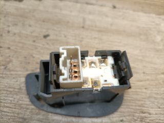 bontott SUZUKI SWIFT II Bal hátsó Ablakemelő Kapcsoló