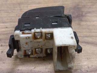 bontott SUZUKI SWIFT II Bal hátsó Ablakemelő Kapcsoló