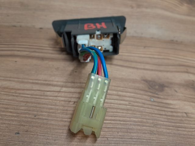 bontott SUZUKI SWIFT II Bal hátsó Ablakemelő Kapcsoló