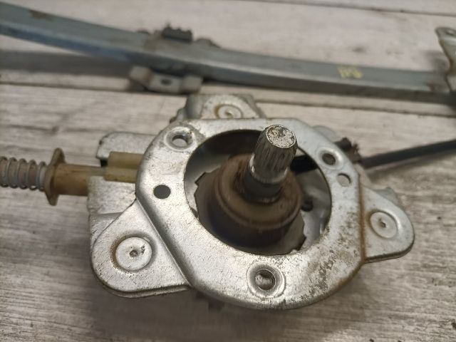 bontott SUZUKI SWIFT II Bal hátsó Ablakemelő Szerkezet (Mechanikus)