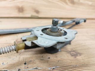 bontott SUZUKI SWIFT II Bal hátsó Ablakemelő Szerkezet (Mechanikus)