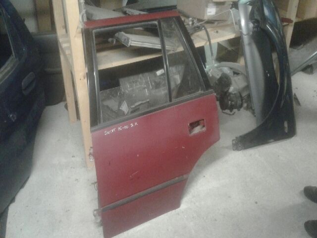 bontott SUZUKI SWIFT II Bal hátsó Ajtó (Részeivel)