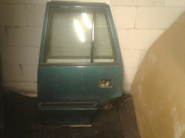 bontott SUZUKI SWIFT II Bal hátsó Ajtó (Részeivel)