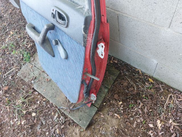 bontott SUZUKI SWIFT II Bal hátsó Ajtó (Részeivel)