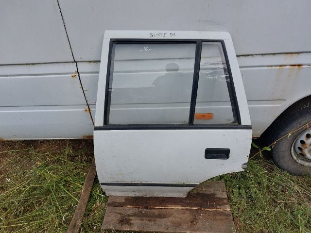 bontott SUZUKI SWIFT II Bal hátsó Ajtó (Részeivel)