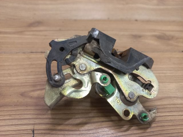 bontott SUZUKI SWIFT II Bal hátsó Ajtózár