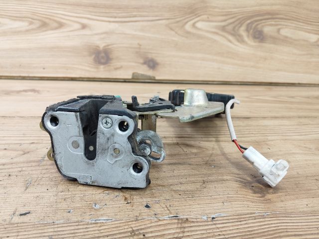 bontott SUZUKI SWIFT II Bal hátsó Ajtózár