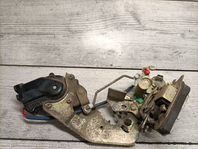 bontott SUZUKI SWIFT II Bal hátsó Ajtózár