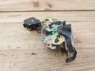 bontott SUZUKI SWIFT II Bal hátsó Ajtózár