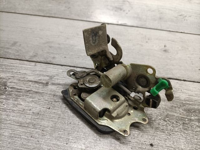 bontott SUZUKI SWIFT II Bal hátsó Ajtózár