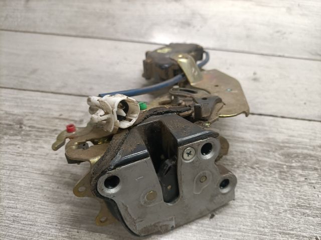 bontott SUZUKI SWIFT II Bal hátsó Ajtózár